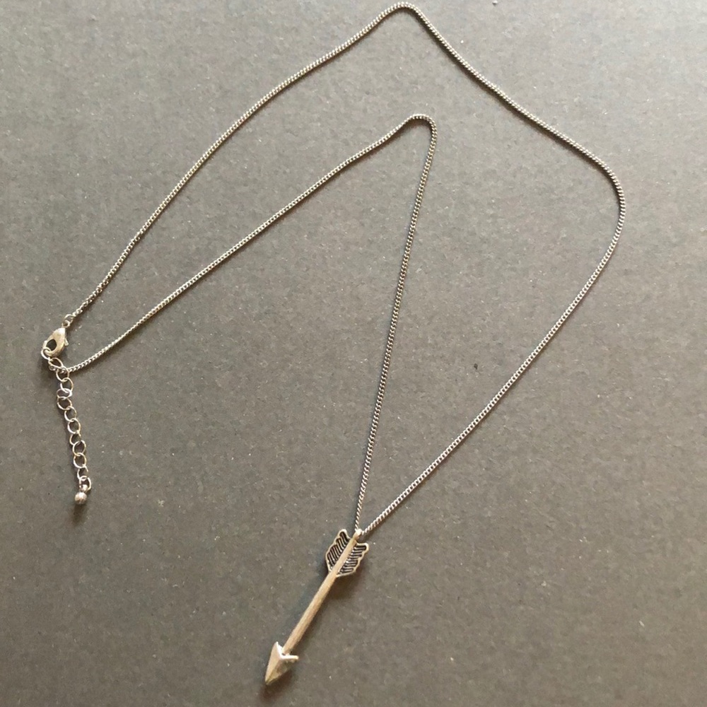 Long arrow necklace